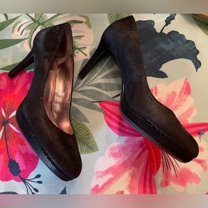 CALVIN KLEIN Black Heels Size 8.5 Medium